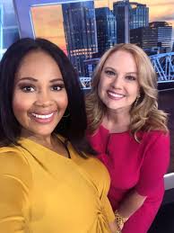 Happy Sunday! Hope you can join us for our last hour! Melanie Layden! 🌞