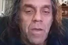 Un Québécois s'en prend aux employés de Postes Canada, sa vidéo devient  virale. Détails en commentaire ⬇️✉️