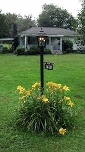 40 Beautiful Outdoor Lighting Ideas Designs For A Dream Backyard Light Post Landscaping Outdoor Landscape Lighting Landscape Lighting