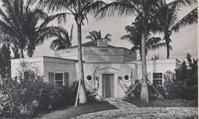 Folie Monvel Octagonal House Palm Beach 1937 Designed By Maurice Fatio For Bernard Boutet De Monvel Boutet De Monvel Art A Visiter
