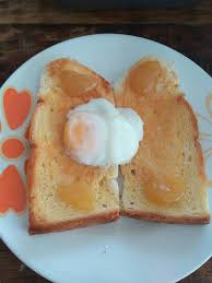 Sekarang, roti bakar telur goyang terutama di tempat saya, diletakkan kacang anda cuma perlukan 2 keping roti, 2 biji telur, sedikit mentega. Rasa Cili Api Menu Baru Kami Roti Telur Goyang Dan Ubi Facebook