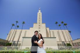 This social and business networking club, founded in 1922, offers both indoor and outdoor settings for your ceremony and reception. Los Angeles California Temple And University Club Pasadena Wedding Rane Alexis