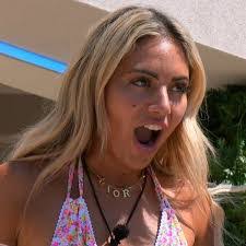 Tia Love's Instagram, Twitter & Facebook