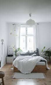 Minimalist Bedroom Ideas To Help You Get Comfortable Diy Apartments Small Tips Minimalism Fresh Bedroom Minimalist Bedroom Decor Minimalist Bedroom