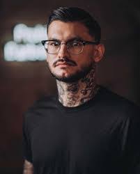 Felix Roman's Instagram, Twitter & Facebook