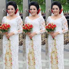 Kebaya pengantin batak modern terbaru ini, memiliki berbagai macam model dan desain. Facebook