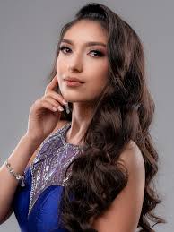 Miss Arizona Latina updated her cover photo.