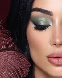 These are the 20 best makeup artists to follow on instagram for makeup tips, new products, and behind the scenes pics of your favorite celebrities. New The 10 Best Makeup With Pictures Loving The Artistry Of Makeup Artist Beauty Photographer Hin Makeup Photography Makeup Inspiration Gorgeous Makeup