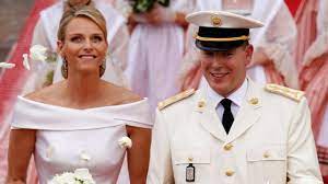 Dass sich die mitglieder der verschiedenen königshäuser zu festlichen anlässen gerne mal mit hübschen familienporträts melden, ist längst keine besonderheit . Liebesgluck In Monaco Furstin Charlene Albert Und Ich Sind Sehr Glucklich Augsburger Allgemeine
