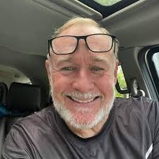 I'm single father from Switzerland I need wife 😍