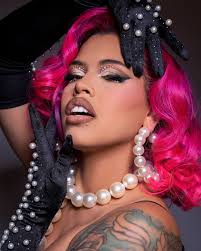 Miss Charlie Pearl‎