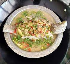 Makan bersama nasi dan sayuran untuk hidangan yang umph! Lebih 6k Shares Wanita Ini Kongsi Resepi Ikan Siakap Stim Ala Thai Yang Mudah Dan Lazat