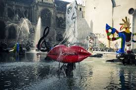 Local Hotspot Stravinsky Fountain Loved For Both Its Whimsicality And Its Functionality Locals Use Stravinsky Fo Paris Vacation Paris Vacation Rentals Paris