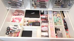 Rangement de maquillage fait à la maison. Boite Rangement Maquillage Idees A Realiser Soi Meme