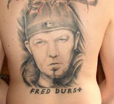 Marta Mucha nos envia las fotos de Bizkit666 de Polonia, sus tattos y un  video de su habitacion, repleta de material bizkit! Un verdadero fanatico!  >>>>>> https://www.youtube.com/watch?v=zInr78ooB-0