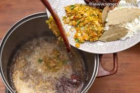 Riz Au Poisson Blanc Thieboudieune Bou Wekh Senecuisine Cuisine Senegalaise En 2020 Poisson Blanc Cuisine Senegalaise Alimentation