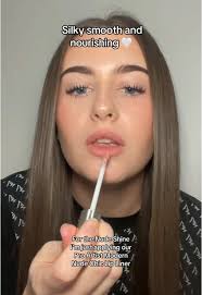 Pro Artist Luminous Glow Lip Shines: Your New Favorite