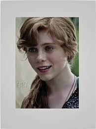 Greta or Bev?😂🤚#beverlymarsh #bev #gretakeene #it #it1 #edit #viral  #trend #foryoupage #foryou #editor #fpy #fpyシ #itqstfw #xyzbca #sophialillis