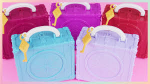 With this item equipped in the action slot, the player's hand emits green flames in the loadout view, just like the spellbook magazine, but with the addition of sparkles. Frozen 2 Pop Adventures Disney Polly Pockets Toy Collection Kerchie Disney Frozen Toy Collection Playset