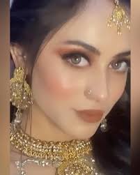 Here comes another signature look by Anam✨loved creating this contemporary  and sassy look