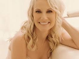 Anne Oberman's Instagram, Twitter & Facebook