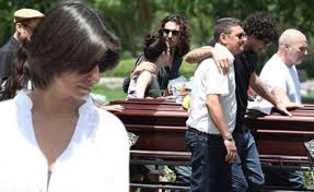 A los 18 años, carolina del carmen peleritti, mientras hacía sus primeras armas. El Amor Famoso De Spinetta Infoveloz Com
