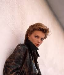 Michelle pfeiffer is an actress of such depth, breadth, and tenacity, she obliterates the argument that an untrained actor has less capability than her trained counterparts. Michelle Pfeiffer Looking Like David Bowie 1984 Oldschoolcool