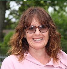 Pauline Houston's Instagram, Twitter & Facebook