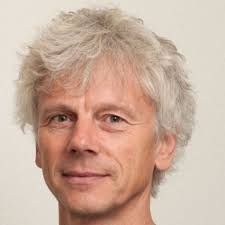 Casper Larsen's Instagram, Twitter & Facebook