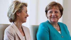 Ursula von der leyen's exorbitant salary has been brought to the attention of britons thanks to an exclusive express.co.uk interview with italian mep antonio maria rinaldi. Corona Impfungen Wie Ursula Von Der Leyen Angela Merkel Bitter Enttauscht Hat Augsburger Allgemeine