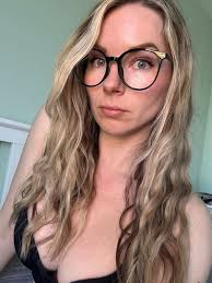 What would make today perfect? Mommy's listening… 💋❤️