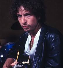 Dylan Taylor "Signs Of Life" Single “Signs Of Life” is the latest single  from Dylan Taylor. The track captures the essence of Dylan Taylor's unique  style, which skilfully blends folk, rock and