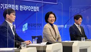 2018년 대선에서 푸틴에게 도전하려 했으나 과거 지방정부 고문 시절의 횡령 혐의로 유죄 판결을 받았던 전력 때문에 후보 등록을 거부당했다. Whk9ntkjnzkz1m