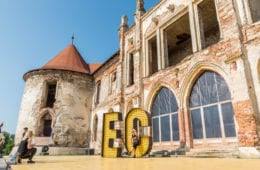 The castle hall (live) 11. Electric Castle 100 Nights Of Summer