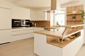 Kuche Weiss Mit Holzarbeitsplatte Google Suche Googlesuche Holzarbeitsplatte Kuche Kucheideen Kucheideenbi Wohnung Kuche Moderne Kuche Kuche Einrichten
