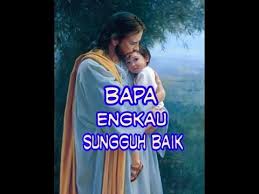 Kudus, engkau allah maha kudus layak, engkau allah layak t'rima sembah yesus ku menyembahmu tuhan. Bapa Kudatang Menyembahmu Disini Kita