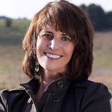 Linda Conti's Instagram, Twitter & Facebook