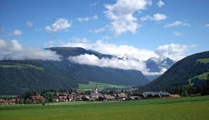 Un'ampia proposta di attività sportive come nuoto, ciclismo, equitazione, tennis o golf promette giorni all'insegna del divertimento. Valdaora Di Mezzo Alto Adige Provincia Di Bolzano