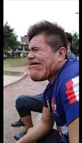Esta cara pongo cuando veo en los comentarios zzzzzz, bajito y spam de te  extraño papá .