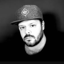 Combo. Jim Carrey y Tom Holland