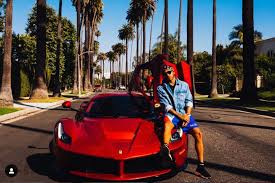 6x formula 1 world champion. Autos Von Lewis Hamilton So Fahrt Der Weltmeister Weltmeister Hamilton Ferrari Laferrari
