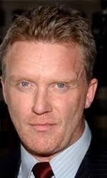 Cast completo del film War Machine