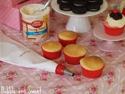 We had the best time celebrating maddie's 5th birthday with a. Bubble And Sweet How To Host A Cupcake Decorating Birthday Party Lilli S 9th Birthday Party