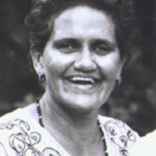 Jeanie Bell's Instagram, Twitter & Facebook