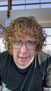 I feel compelled to share that which was shared with me. #mommacusses  #momlife #momhack #shoes #shoetying