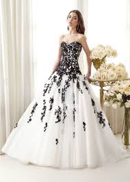 Chic miami wedding at the raleigh. 15 Best Black And White Wedding Dresses In 2021 Royal Wedding