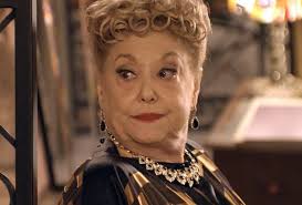 Iniciou sua carreira, no final da década de 1950, como garota propaganda na tv tupi. Exemplo Suely Franco Chega Aos 80 Anos Sem Contrato Fixo Na Globo E Atuando No Teatro Aqui Tem Fofoca Por Guilherme Beraldo