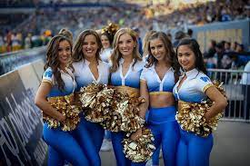 Some cheerleaders volunteer for their favorite teams. Blue Bomber Cheer Team Home Facebook