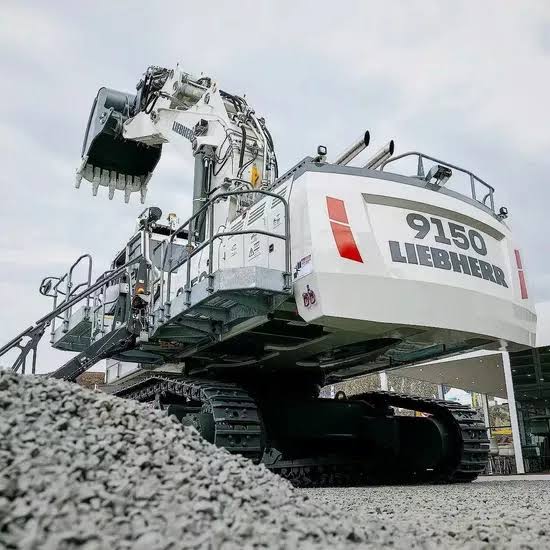 Liebherr R956 Excavator
