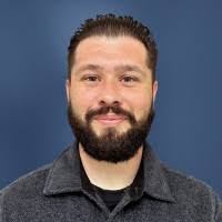 200+ profilů „Fausto“